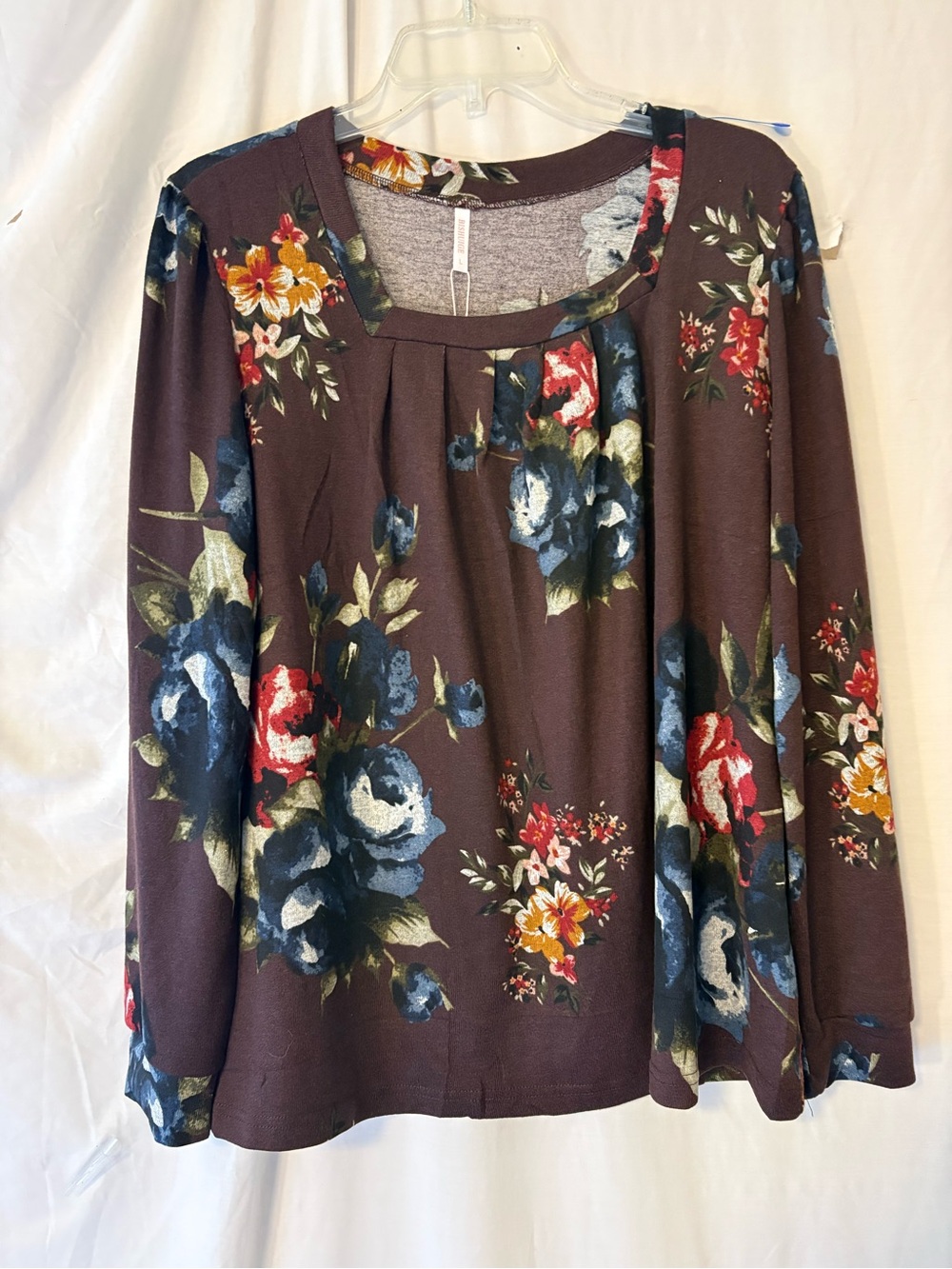 Women’s Plum Floral Long-Sleeve Scoop Neck Top